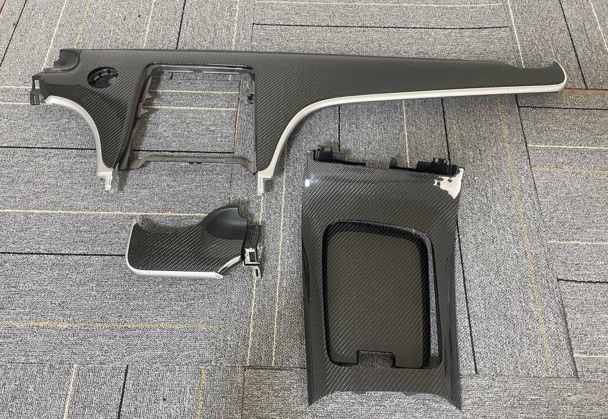 Interior Center Control Panel Made of Real Carbon Fiber for  GLC and C-Class C200 C260L (OLIVER)